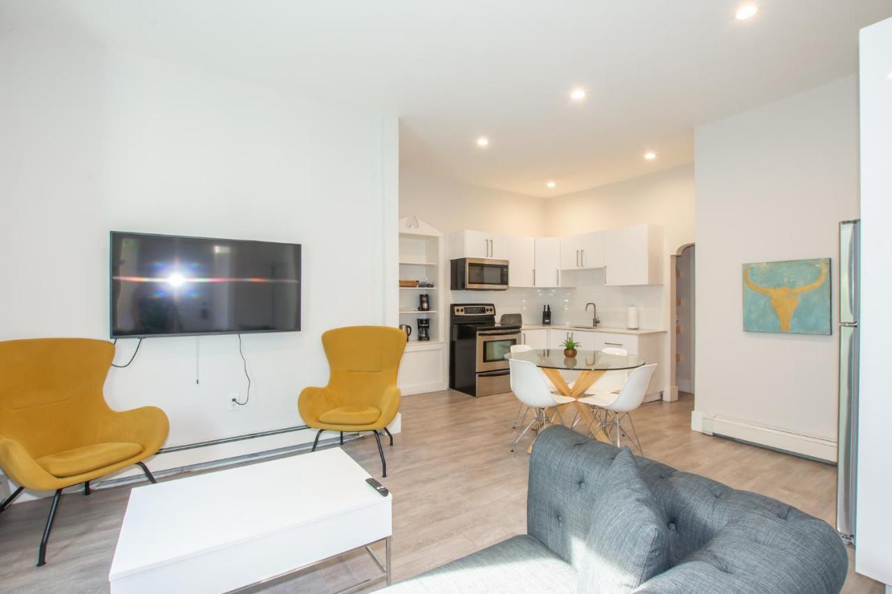 Apartmán Charming Niagara Region Apt. Newly Renovated! Sainte-Catherine Exteriér fotografie