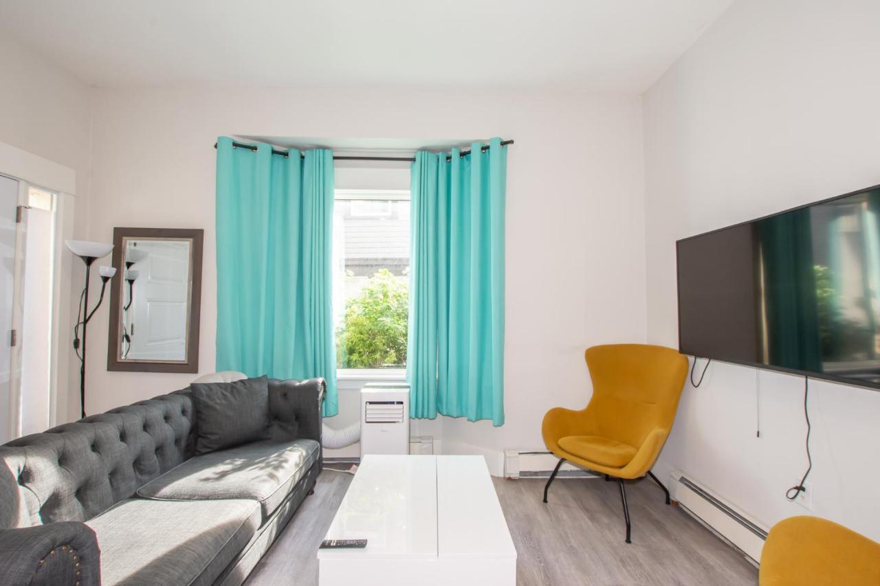 Apartmán Charming Niagara Region Apt. Newly Renovated! Sainte-Catherine Exteriér fotografie