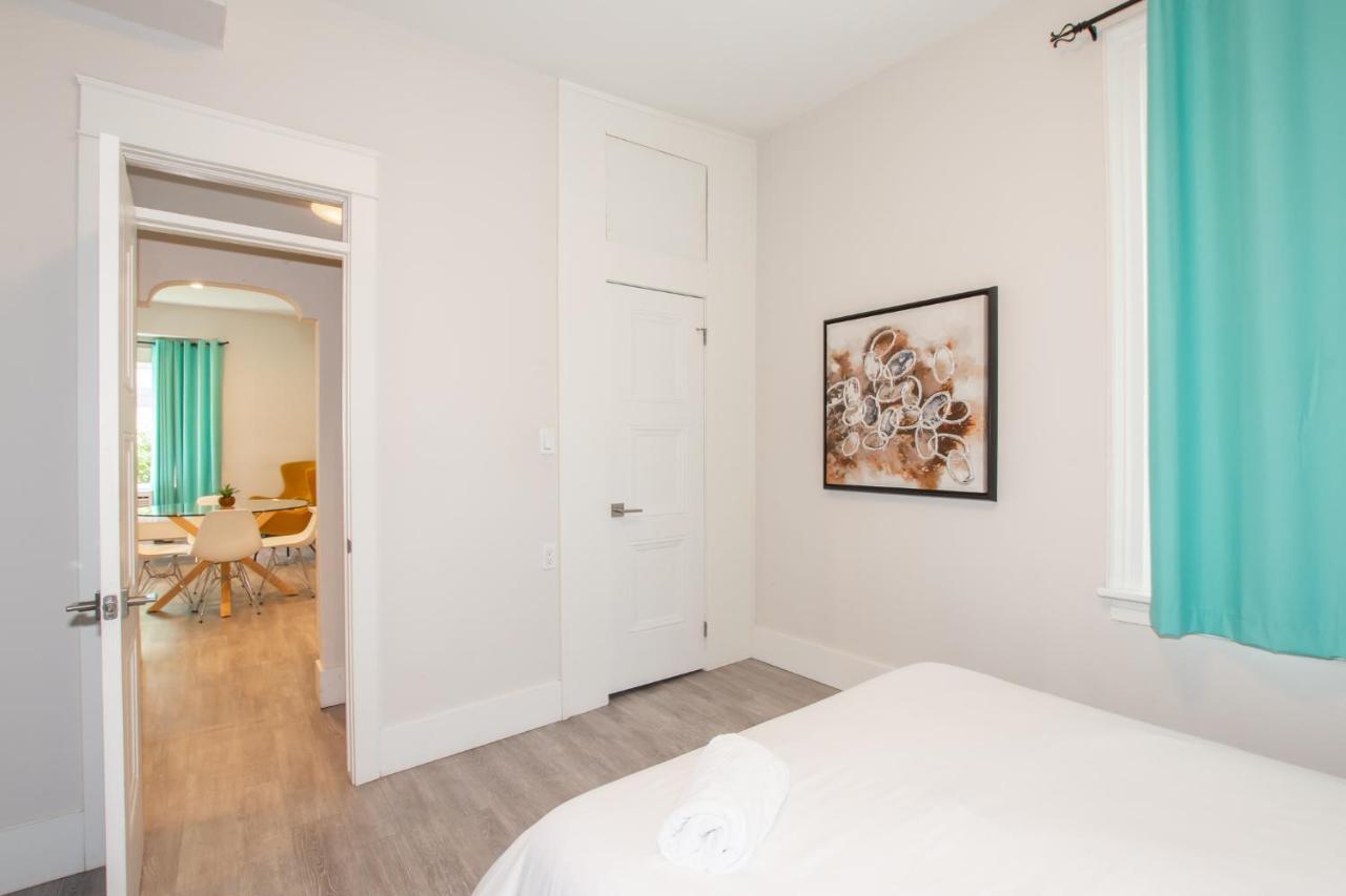 Apartmán Charming Niagara Region Apt. Newly Renovated! Sainte-Catherine Exteriér fotografie